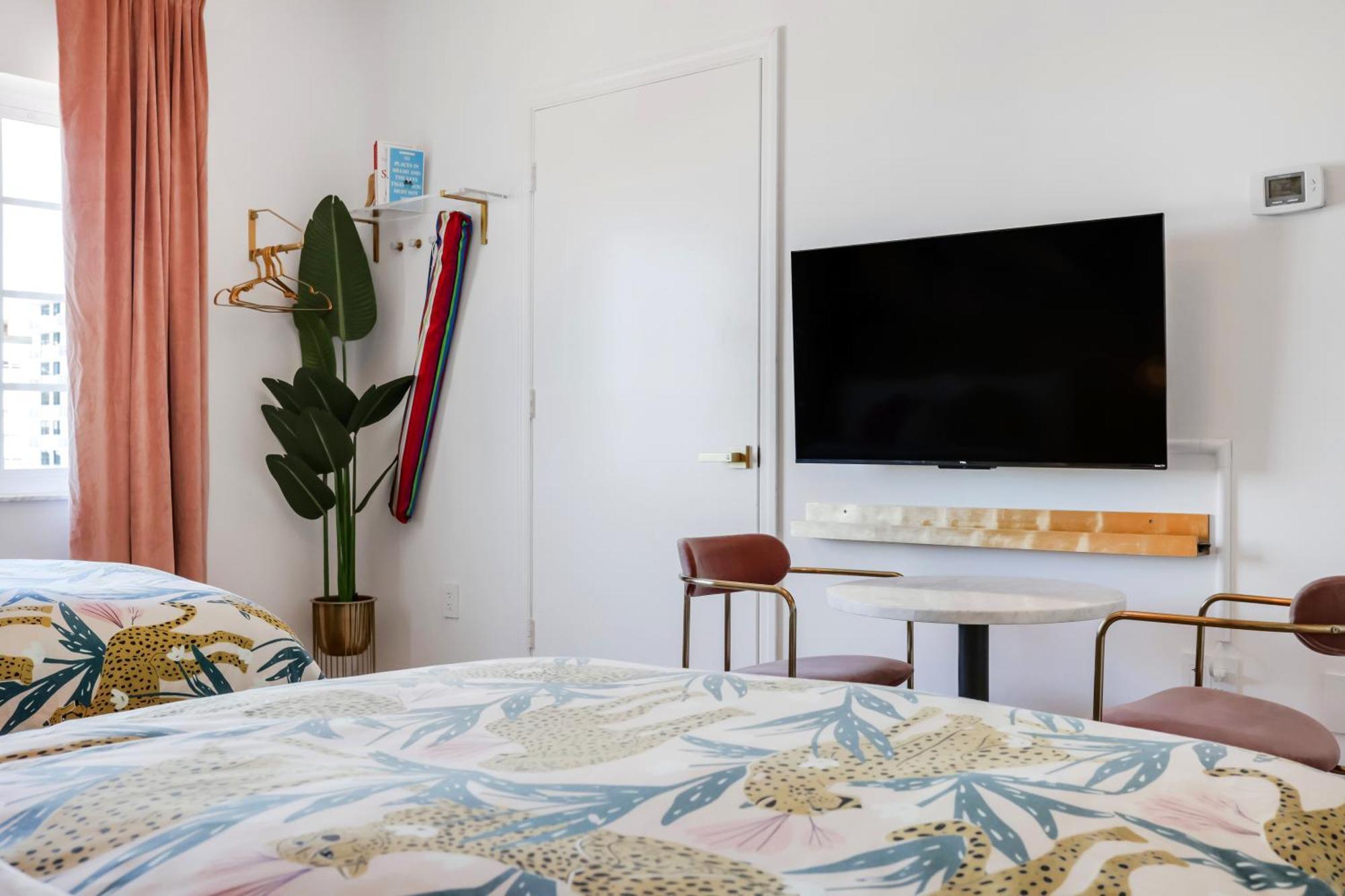 Ocean Spray Hotel Miami Beach Buitenkant foto