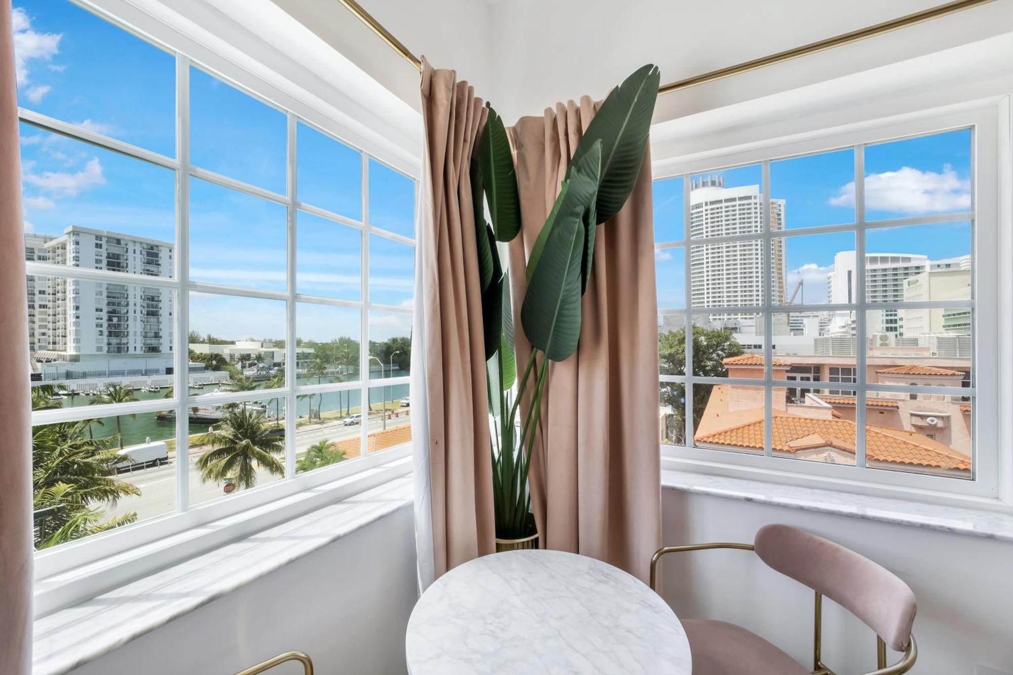 Ocean Spray Hotel Miami Beach Buitenkant foto