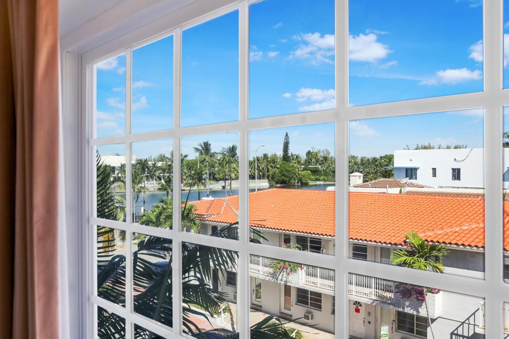Ocean Spray Hotel Miami Beach Buitenkant foto